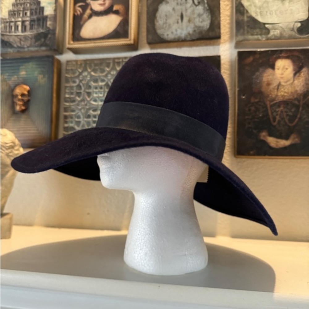 The Paris Boutique Wide Brim Doeskin Wool Floppy Hat Purple/‎ Blue Hue Vintage